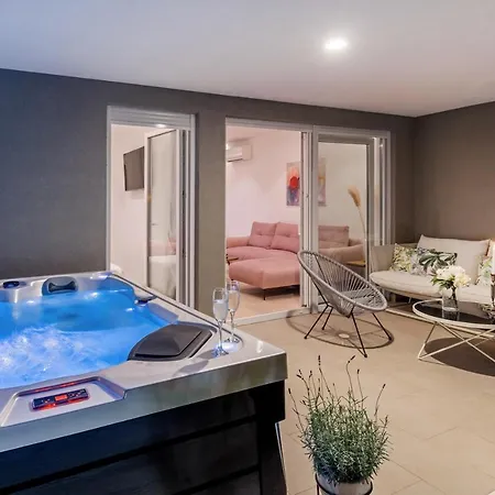 公寓 Zaloo, Luxury With Sea-view And Jacuzzi 斯普利特