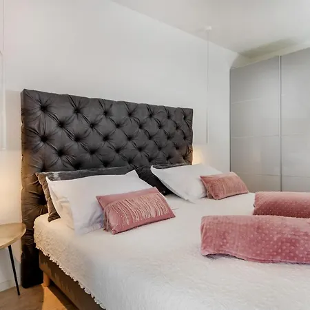 Apartment Zaloo, Luxury With Sea-view And Jacuzzi *