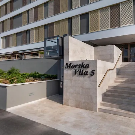 Apartment Zaloo, Luxury With Sea-view And Jacuzzi *