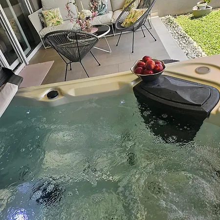公寓 Zaloo, Luxury With Sea-view And Jacuzzi 斯普利特