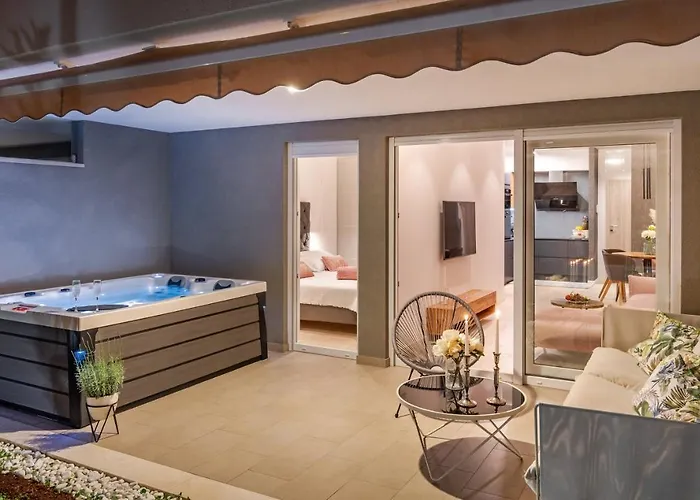Zaloo, Luxury With Sea-view And Jacuzzi Split